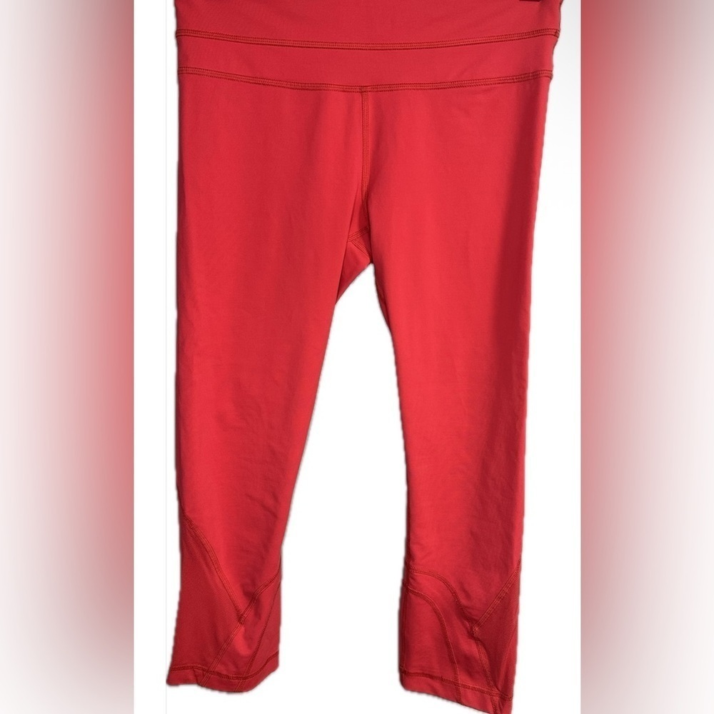 Lululemon Run: Inspire Crop in Love Red Size 6 - Picture 7 of 10